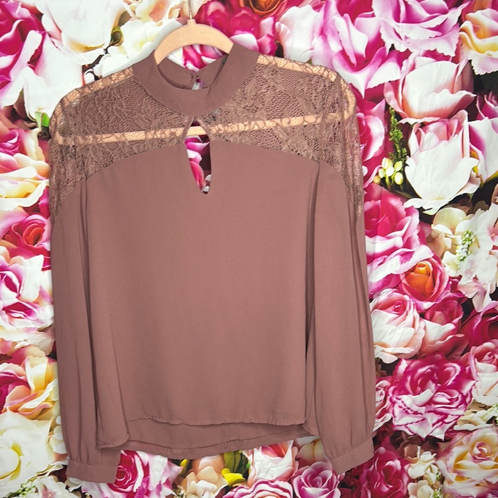 Elegant Mauve Lace Detail Women's Top